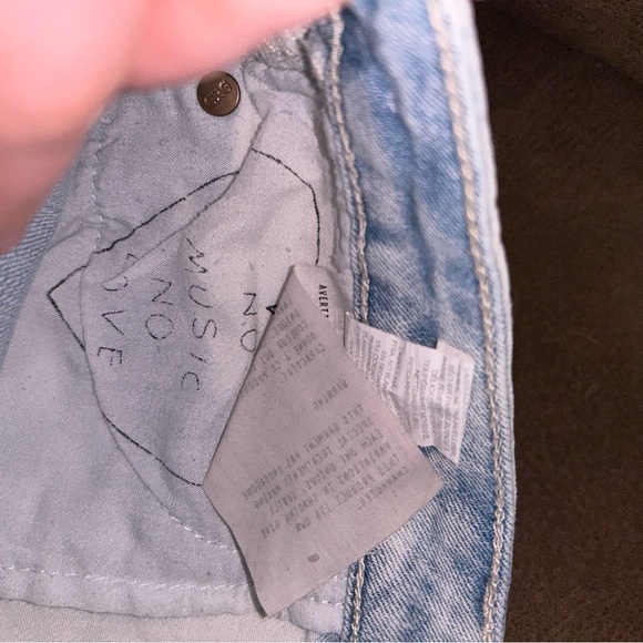 Shorts - Picture 5 of 6